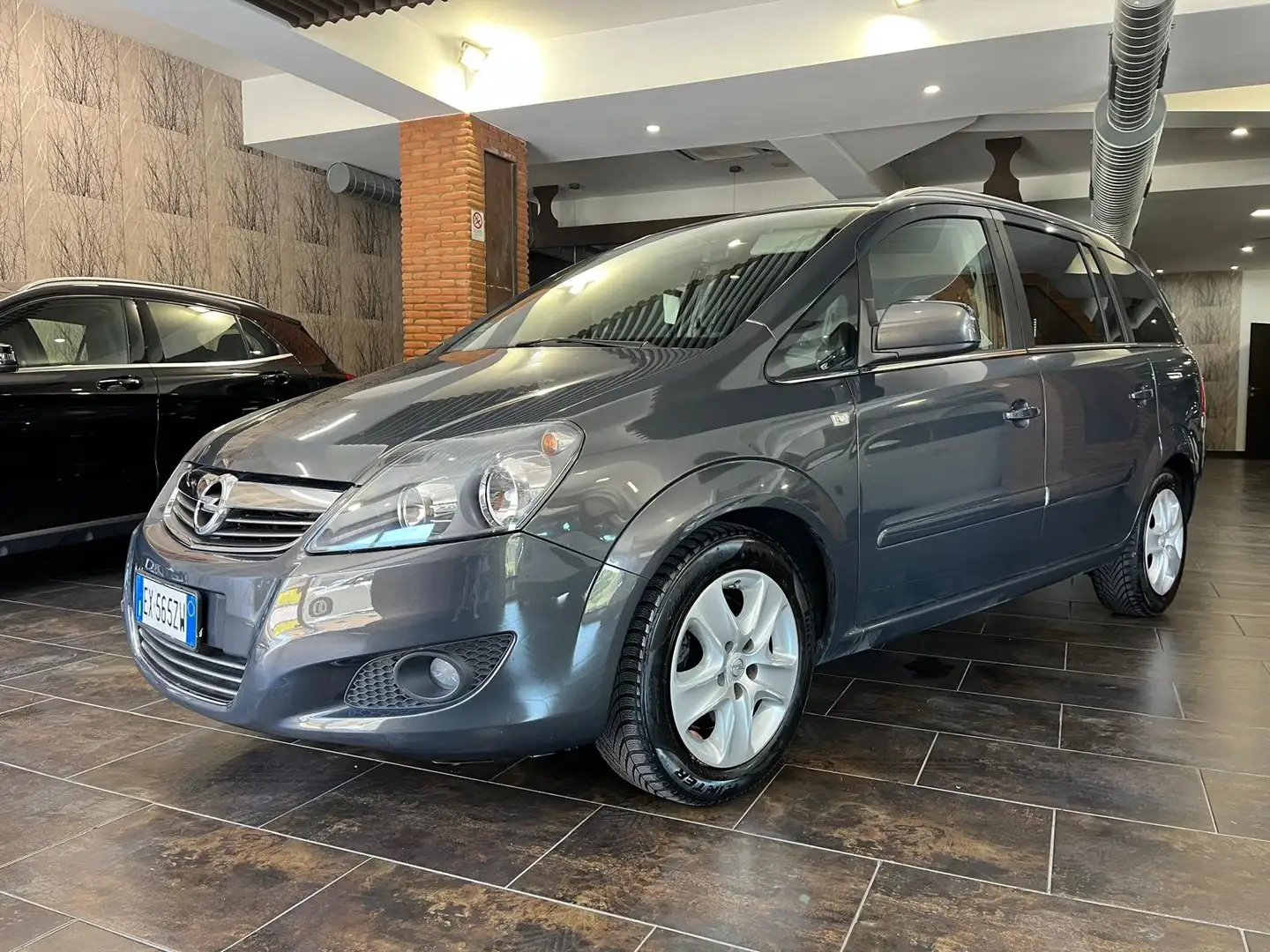 Opel Zafira 1.7 cdti ecoflex One 110cv Šedá - 1