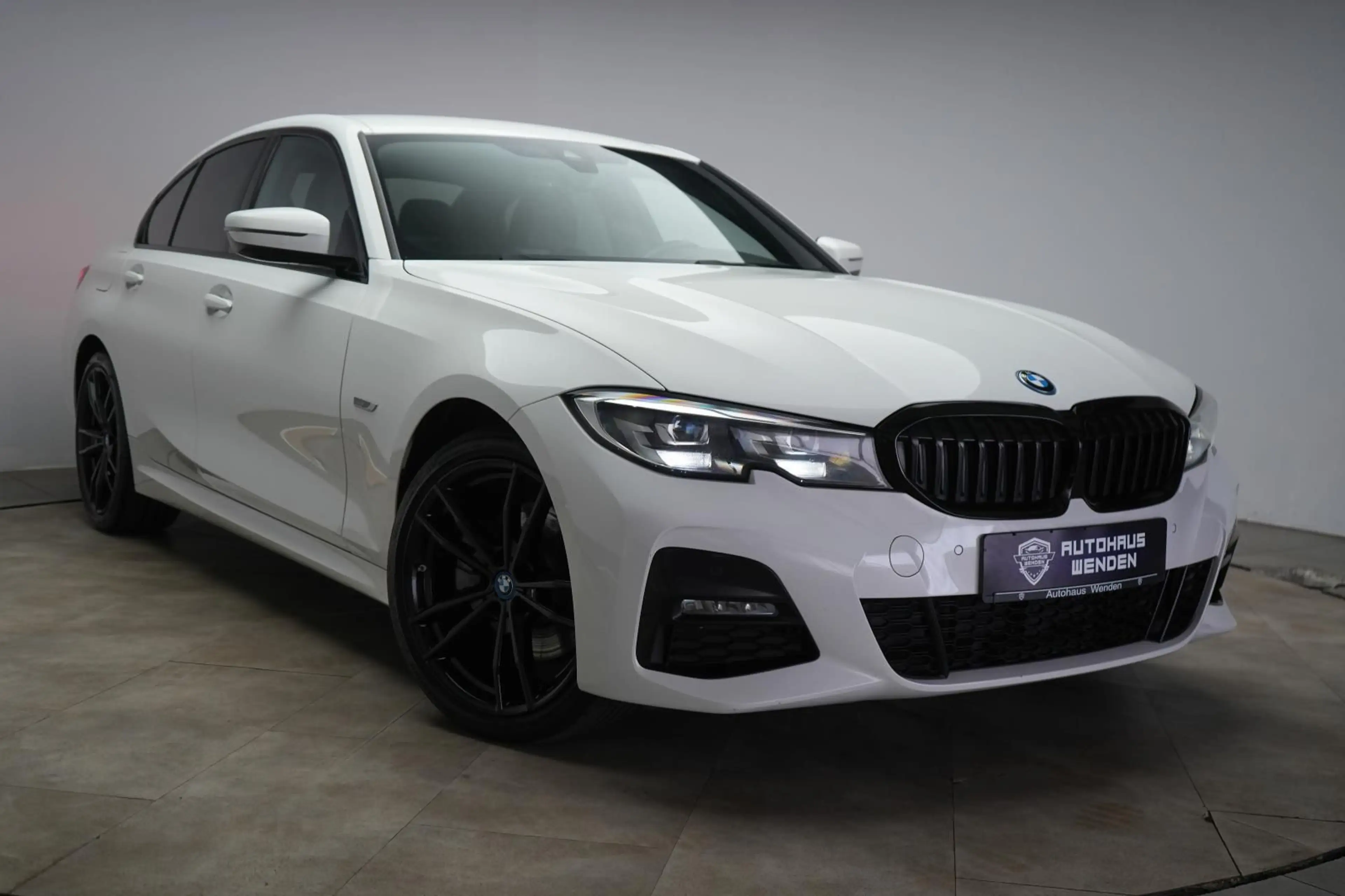 BMW 320 e M Sport CarPlay/Temp/Virtual/Lane/