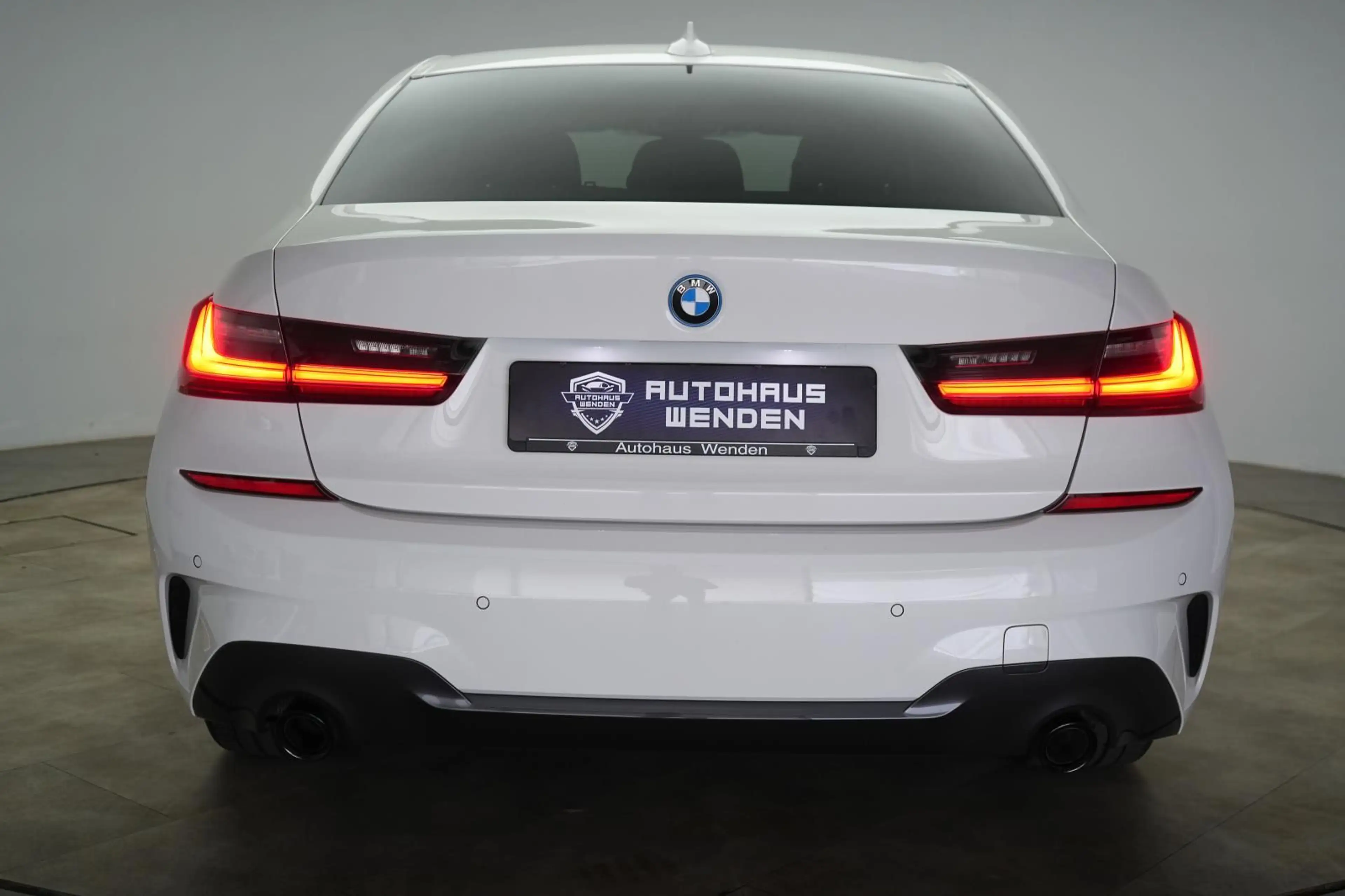 BMW 320 e M Sport CarPlay/Temp/Virtual/Lane/ — photo 5