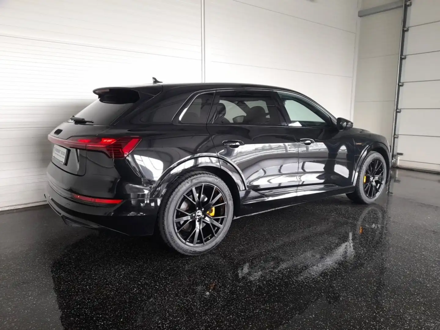 Audi e-tron 55 quattro S-LINE BLACK EDITION *NP: € 114.613,-- / LEDER MIT MEMORY / MATRIX-LED / HEAD-UP / AHV / ASS PAKETE TOUR & STA Schwarz - 2