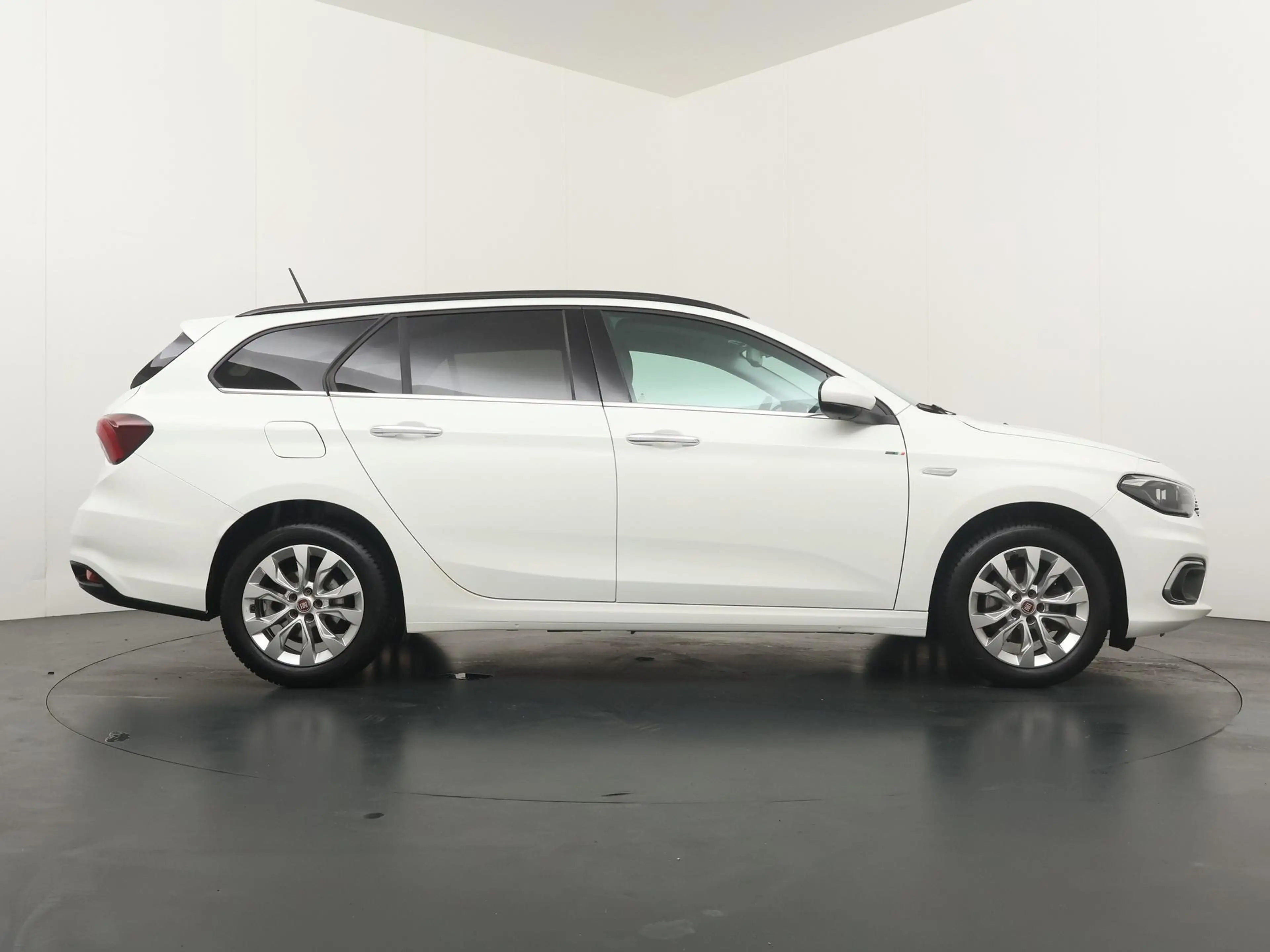 Fiat Tipo Stationwagon 1.4 T-Jet 16v Business Lusso - Naviga — photo 6