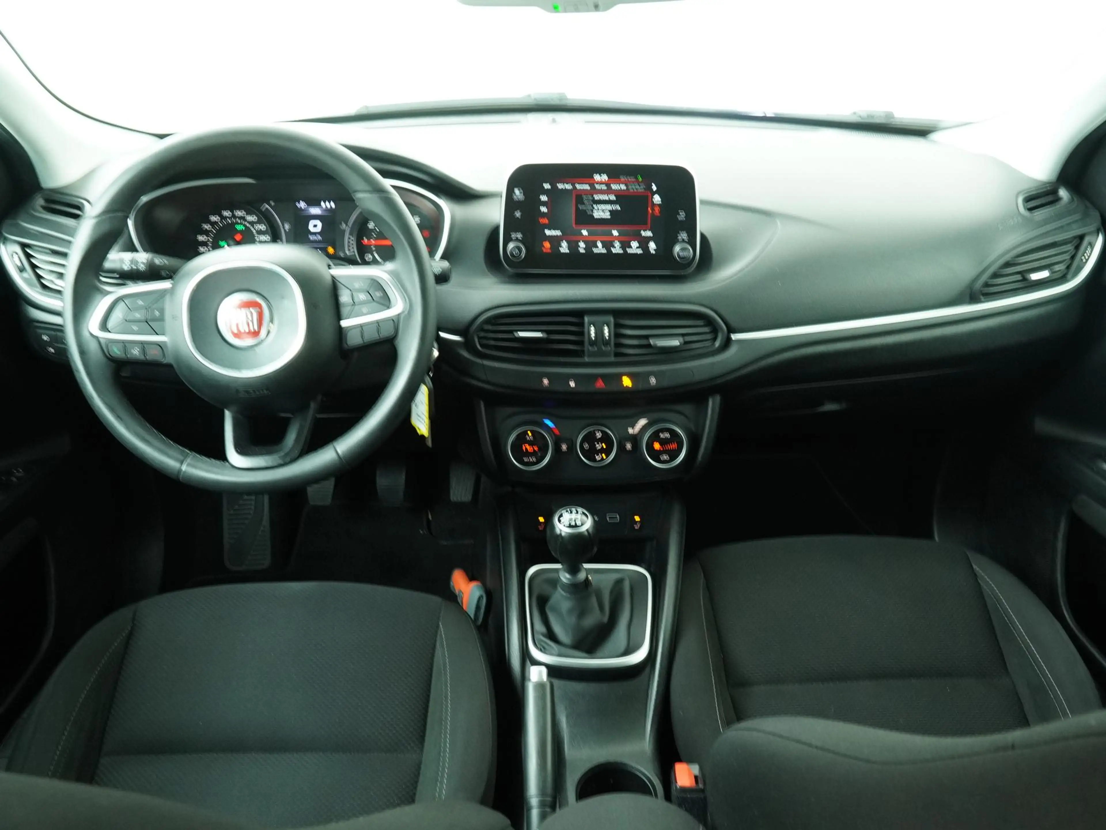 Fiat Tipo Stationwagon 1.4 T-Jet 16v Business Lusso - Naviga — photo 12