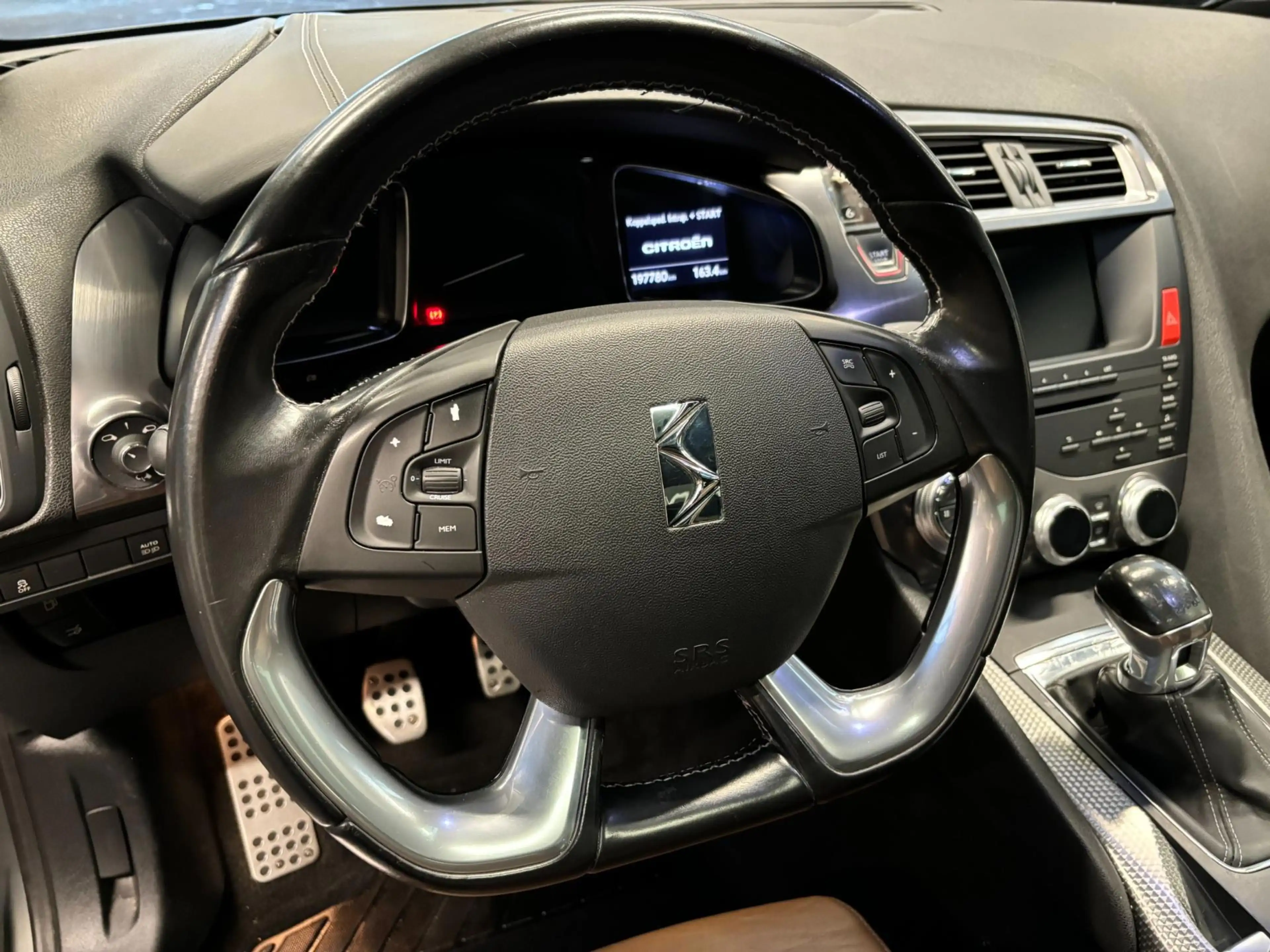 Citroen DS5 1.6 THP Sport Chic Leder/Navi/Camera/Panodak — photo 12