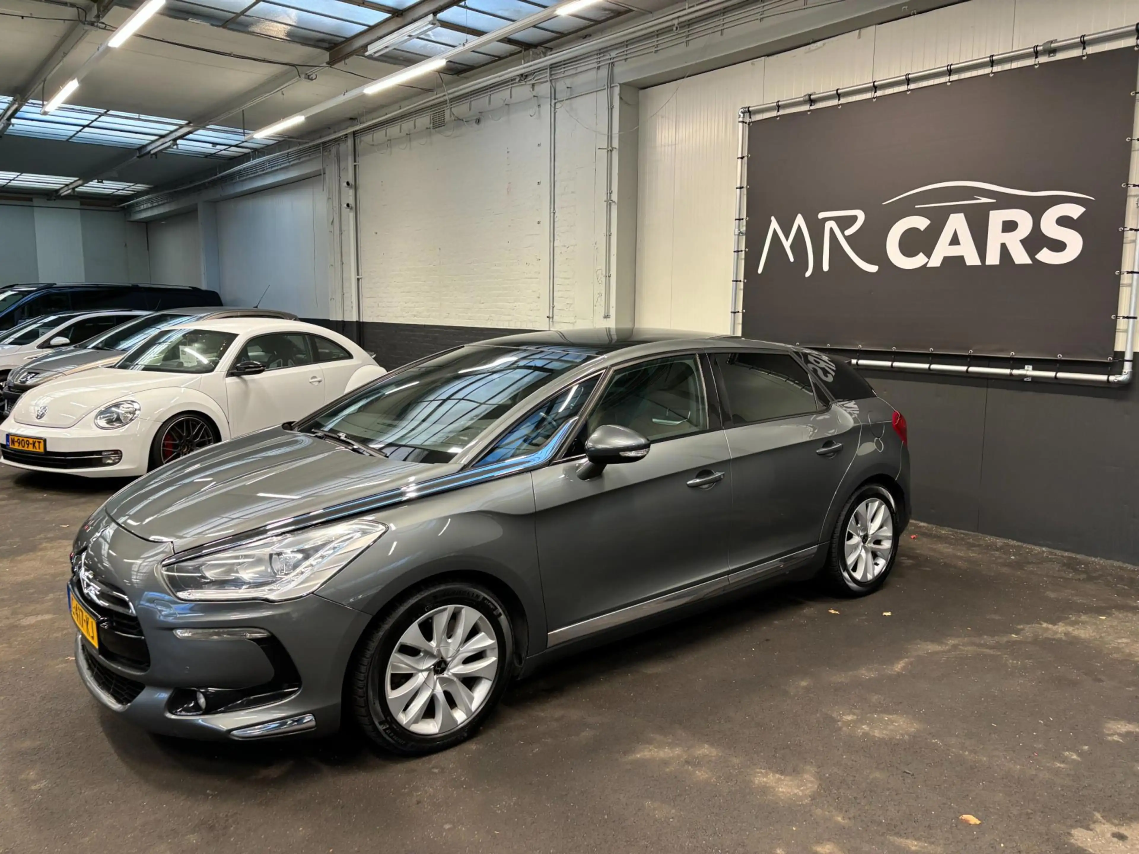 Citroen DS5 1.6 THP Sport Chic Leder/Navi/Camera/Panodak — photo 2