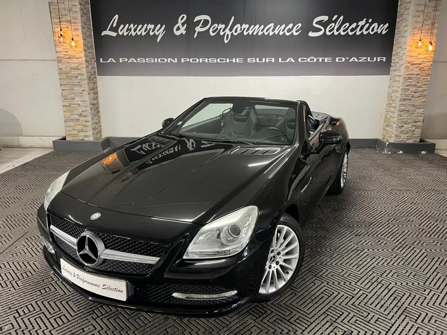 Mercedes-Benz SLK 250 BVA 204ch - 69000km - Toit panoramique - Excel Noir - 1