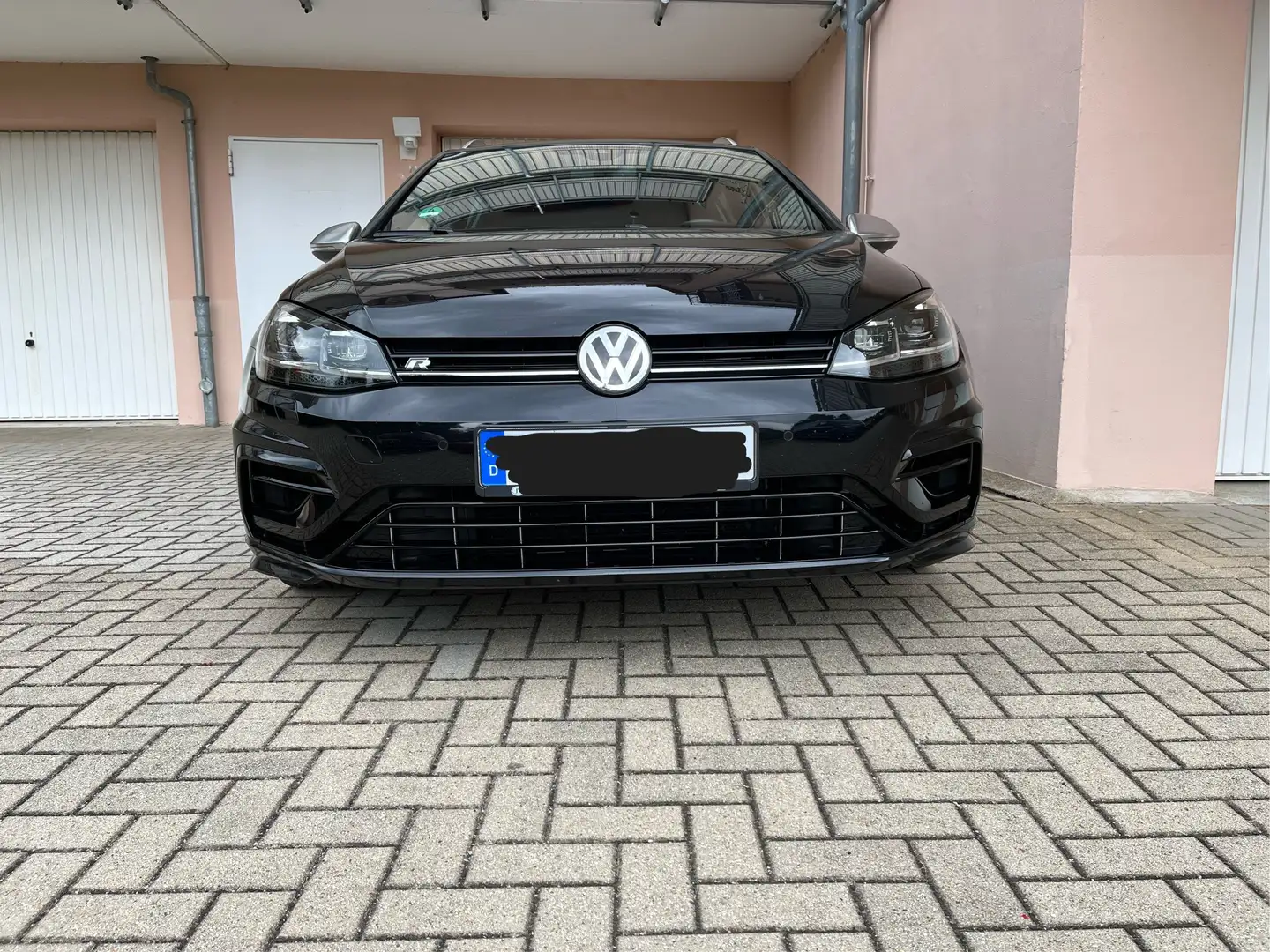 Volkswagen Golf R Performance Schwarz - 2