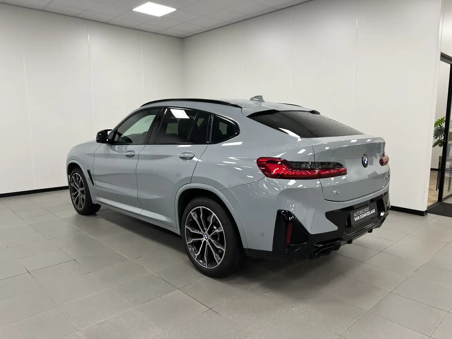 BMW X4 M40i 360PK / M-SPORT HIGH EXE / LASER / 360 CAMERA Grijs - 2