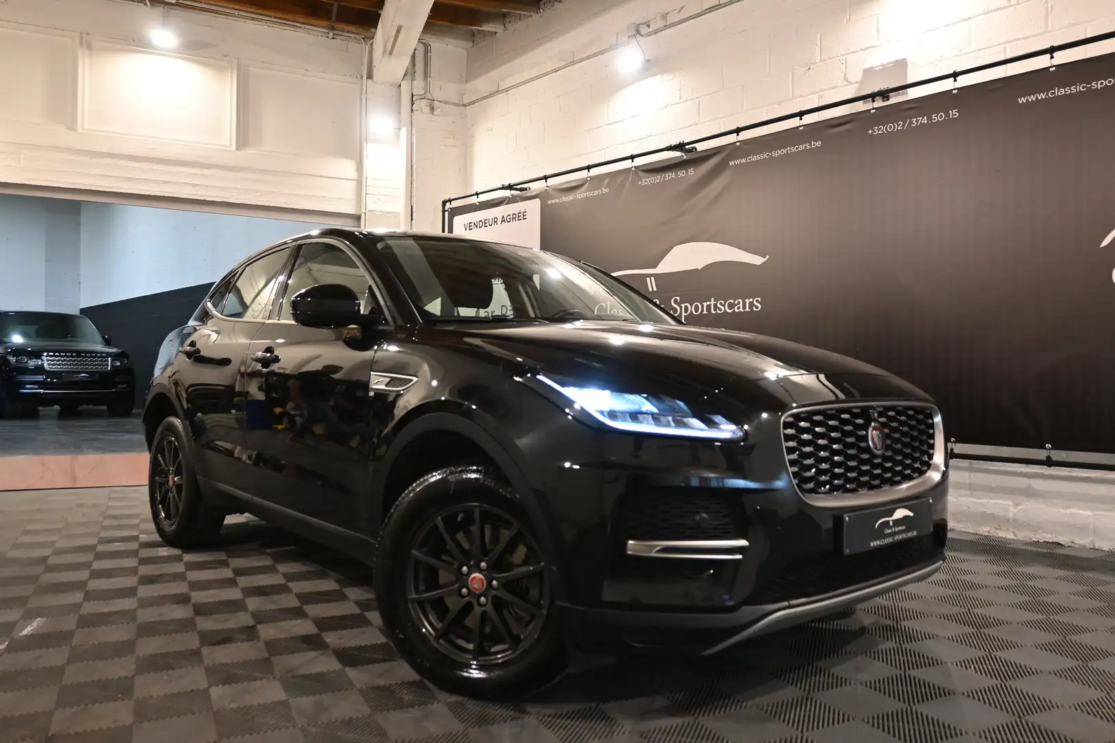 Jaguar E-Pace 2.0 D AWD NEW MODEL / CAMERA 360 / 3D Noir - 2