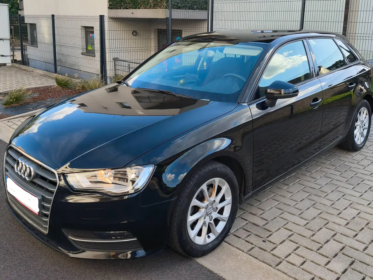 Audi A3 A3 Sportback 1.2 TFSI Ambition — photo 1 of 9