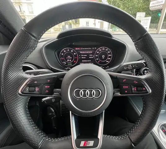 Audi TT view 10