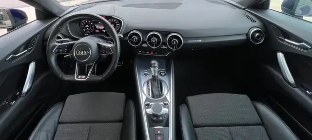 Audi TT view 9