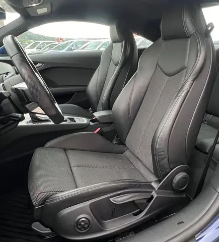 Audi TT view 7