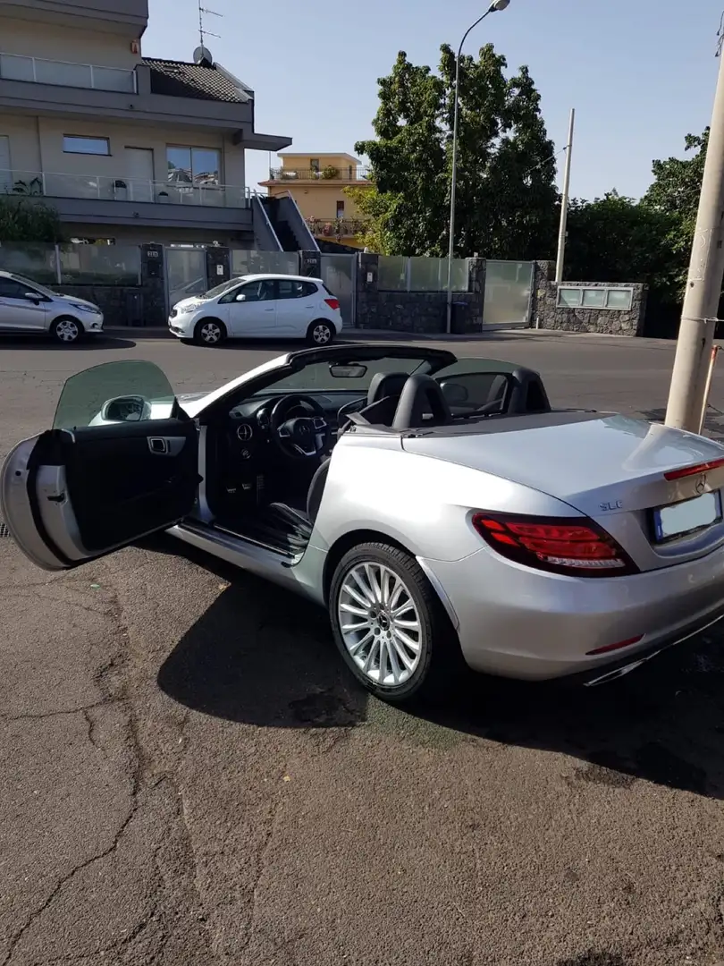 Mercedes-Benz SLC 180 solo 12.600 km - 1