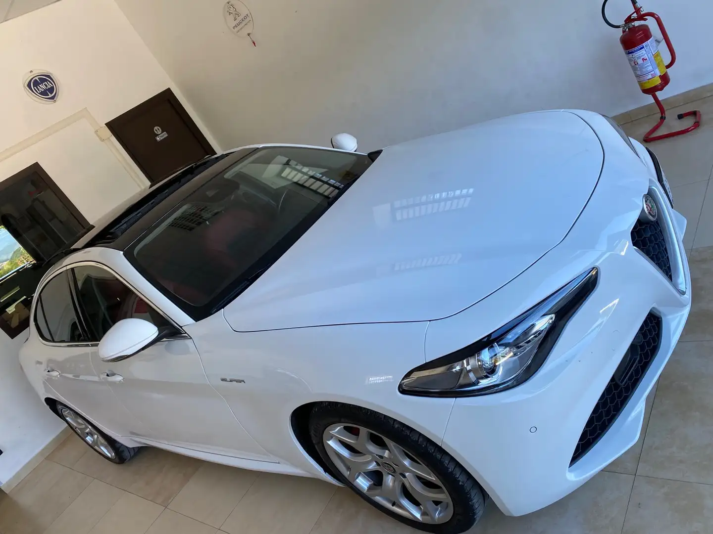 Alfa Romeo Giulia 2.2t Executive 190cv auto tetto apribile paddle F1 Biały - 2