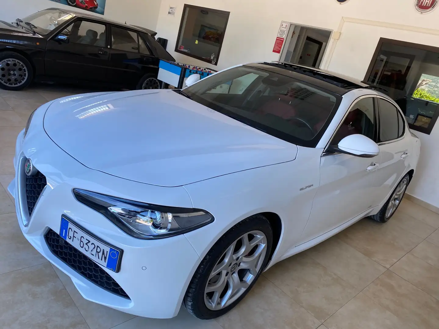 Alfa Romeo Giulia 2.2t Executive 190cv auto tetto apribile paddle F1 Biały - 1