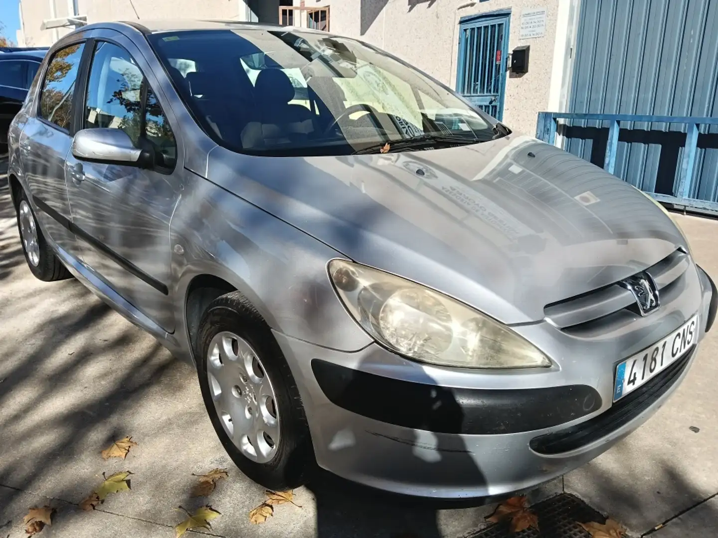 Peugeot 307 2.0HDI XR Clim Plus Plateado - 2