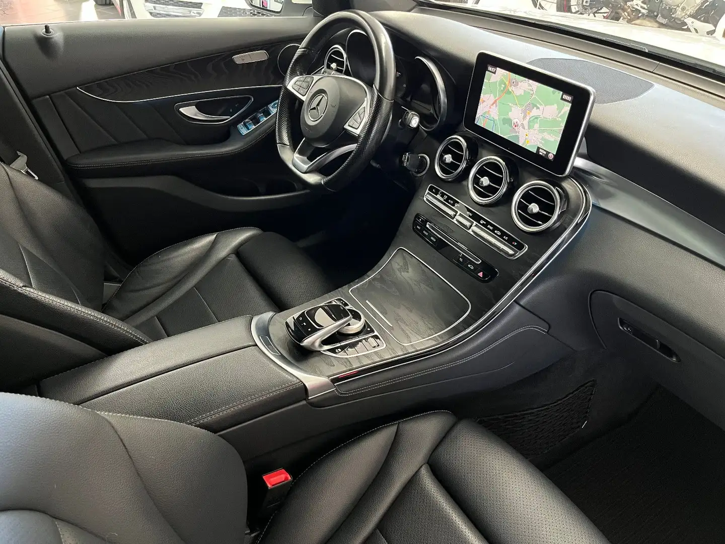 Mercedes-Benz GLC 250 4M AMG LED/Totwinkel/Kamera Weiß - 2