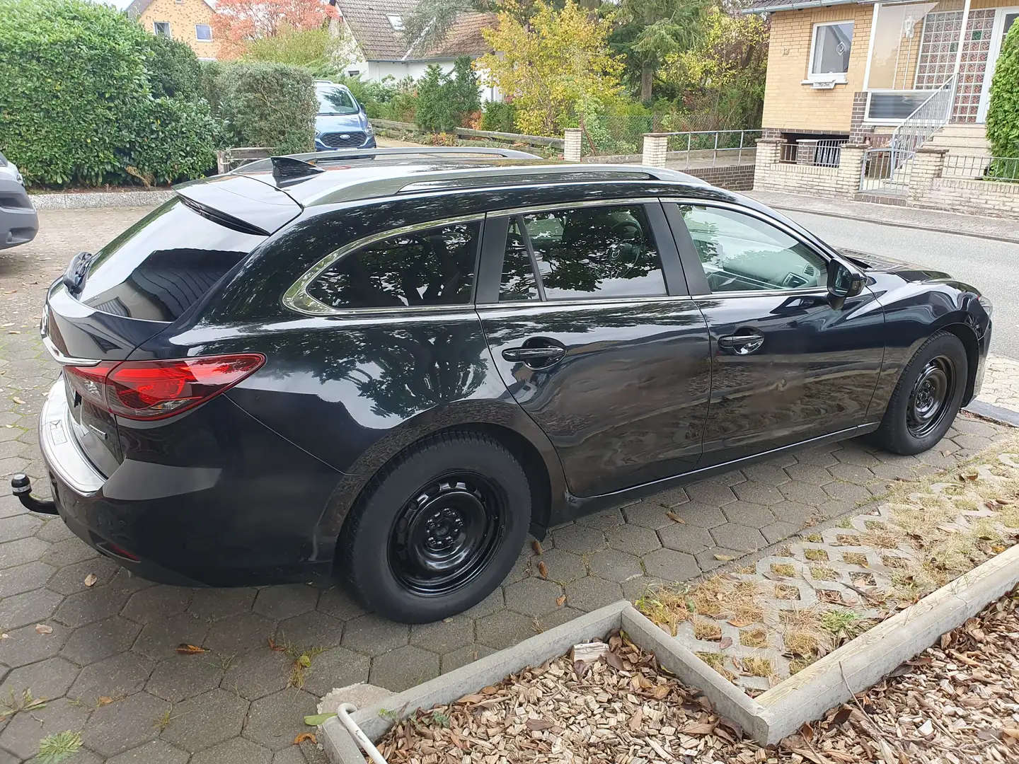 Mazda 6 6 Kombi SKYACTIV-D 150 i-ELOOP AWD Exclusive-Line Schwarz - 2