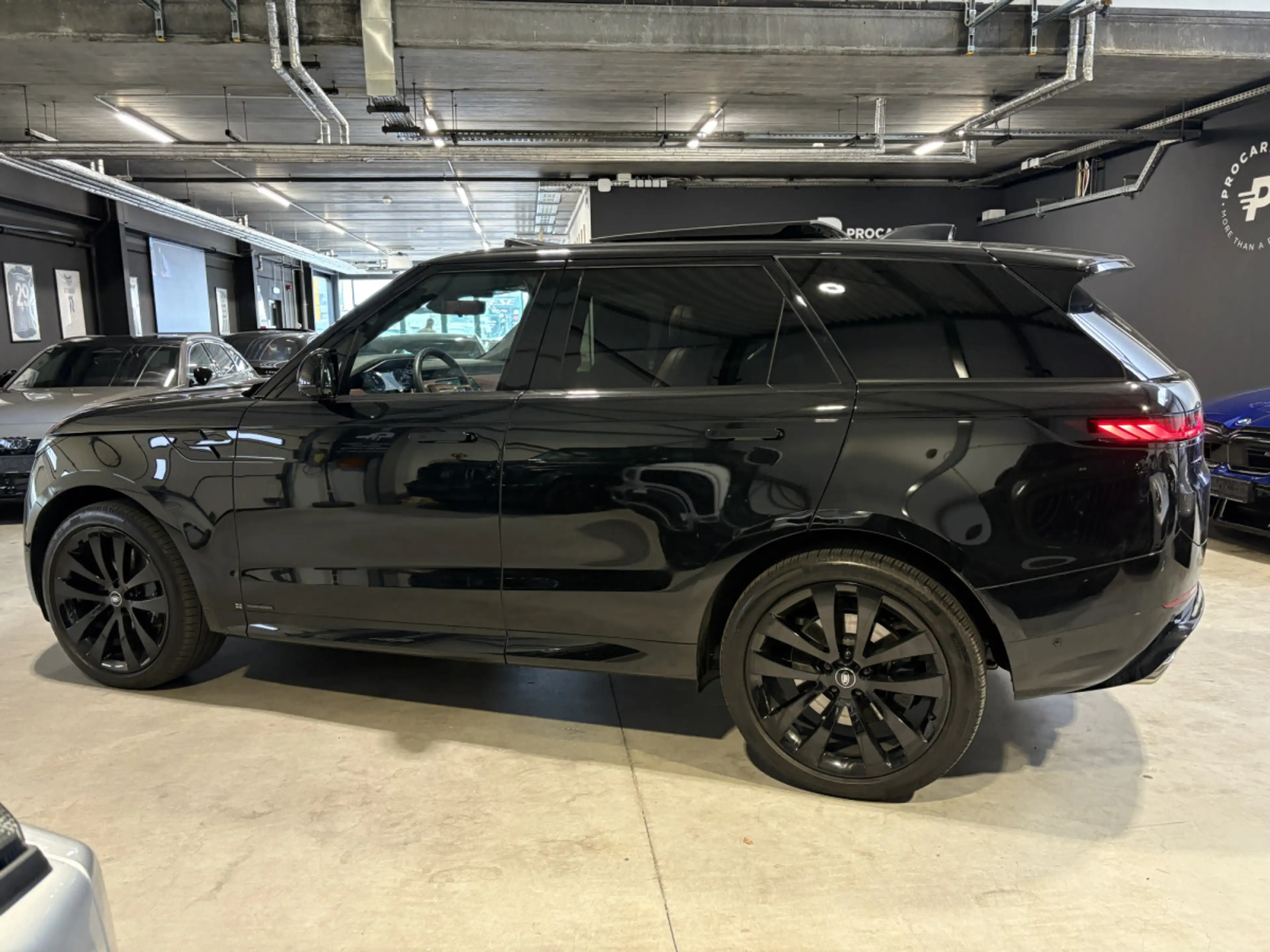 Land Rover Range Rover Sport P530 V8 AUTOBIOGRAPHY+ 4 WINTER WHEELS — photo 13
