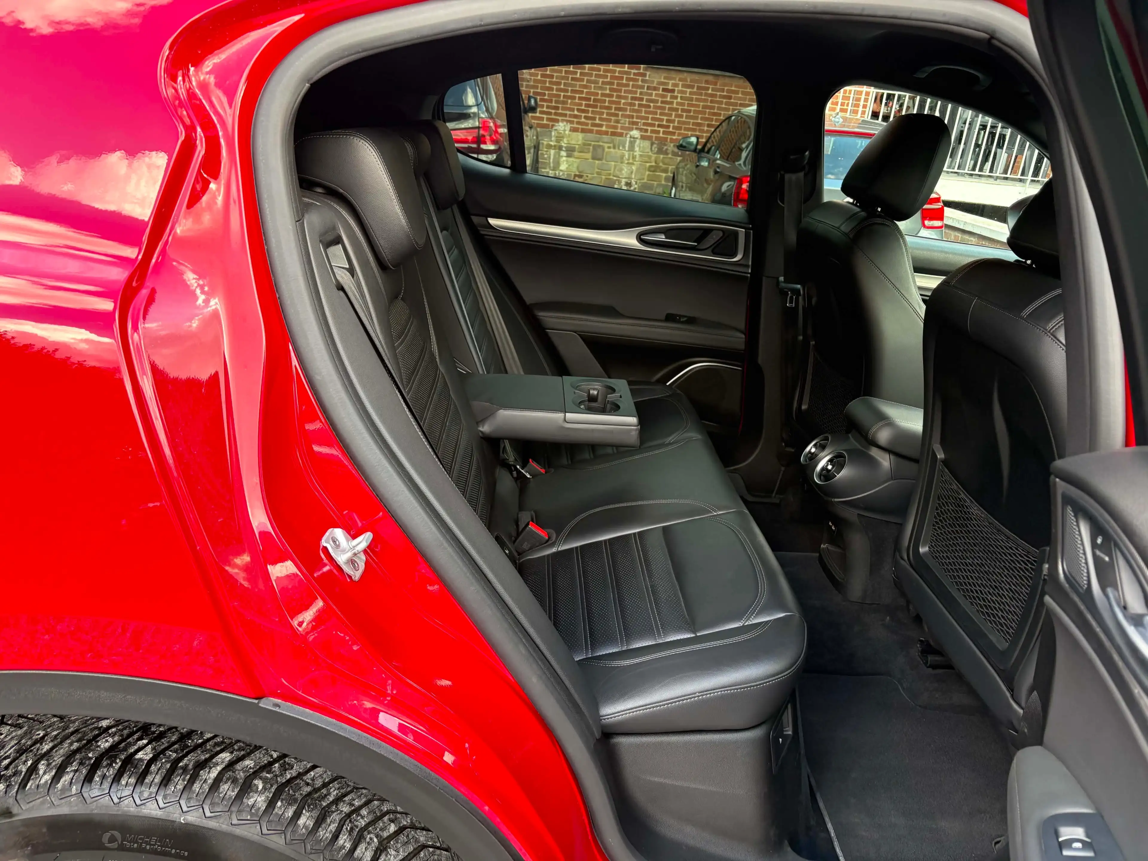 Alfa Romeo Stelvio 2.2Jtd-132Kw-AWD-Boite Auto-Palettes au Volant-Camera-Cruise-PDC-GPS-LED... — photo 14