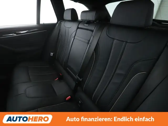 BMW 5 Series view 14