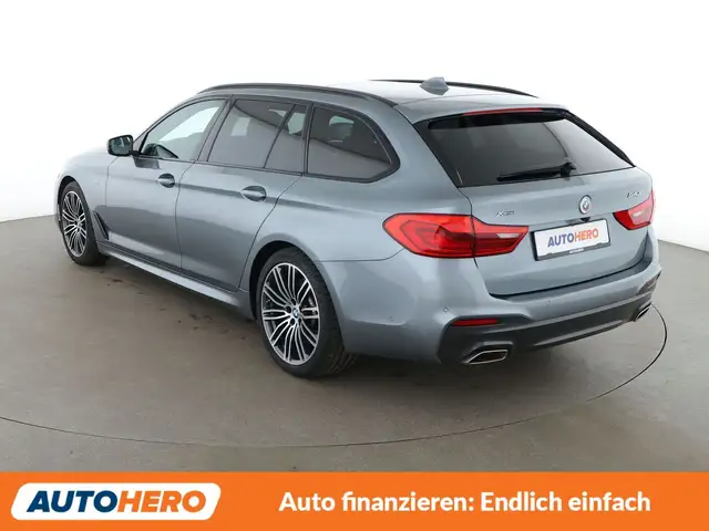 BMW 5 Series view 4