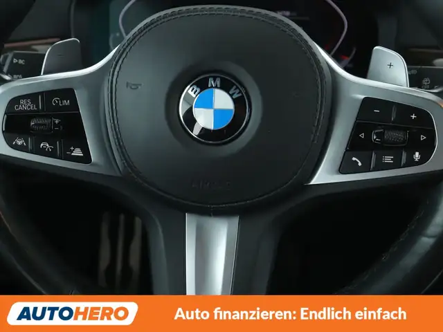 BMW 5 Series view 19