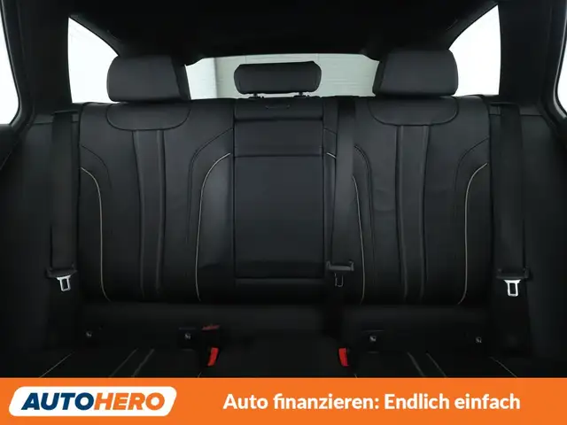 BMW 5 Series view 16
