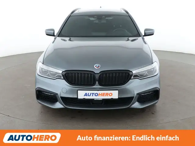 BMW 5 Series view 9