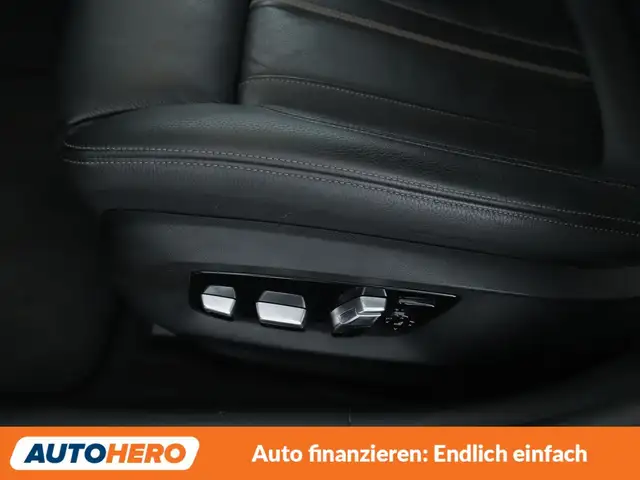 BMW 5 Series view 26