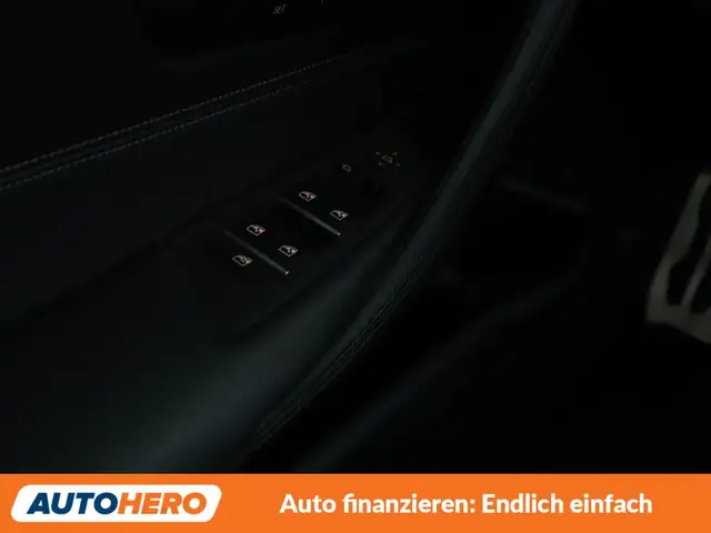 BMW 5 Series view 25