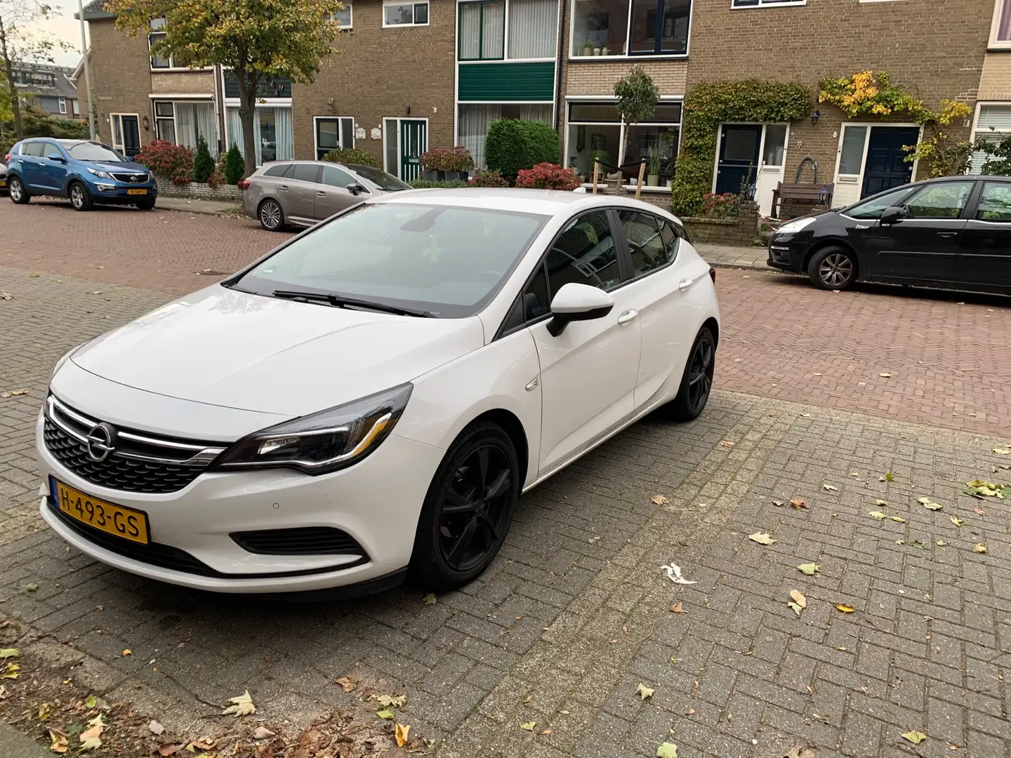 Opel Astra 1.6 CDTI Online Ed. Wit - 1