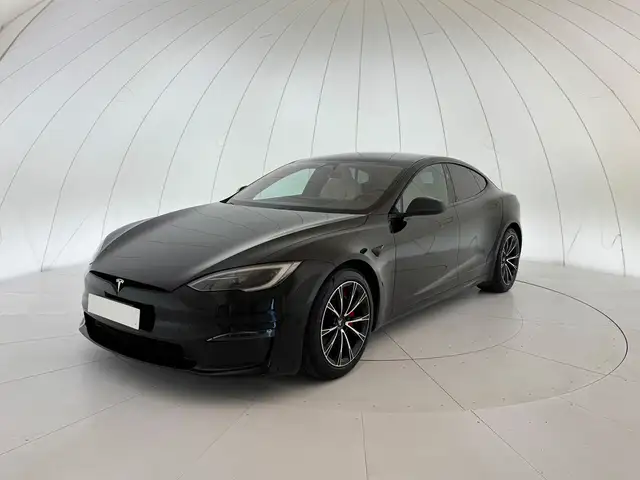 Tesla Model S performance dual motor plaid awd