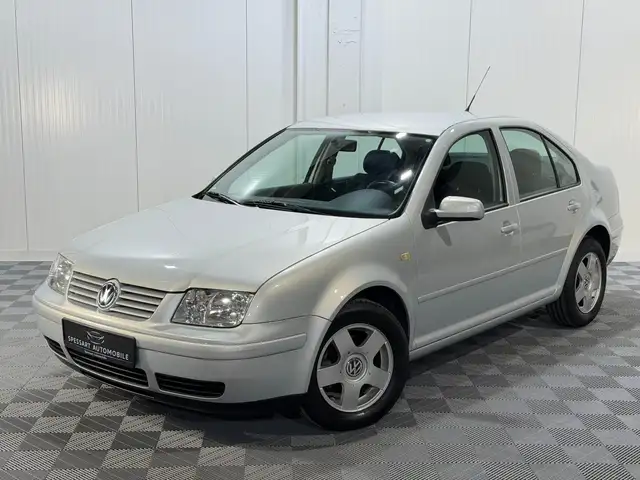 Volkswagen Bora 1.6 16V|93 TSD KM|SCHECKHEFT|KLIMAAUTOMATIK