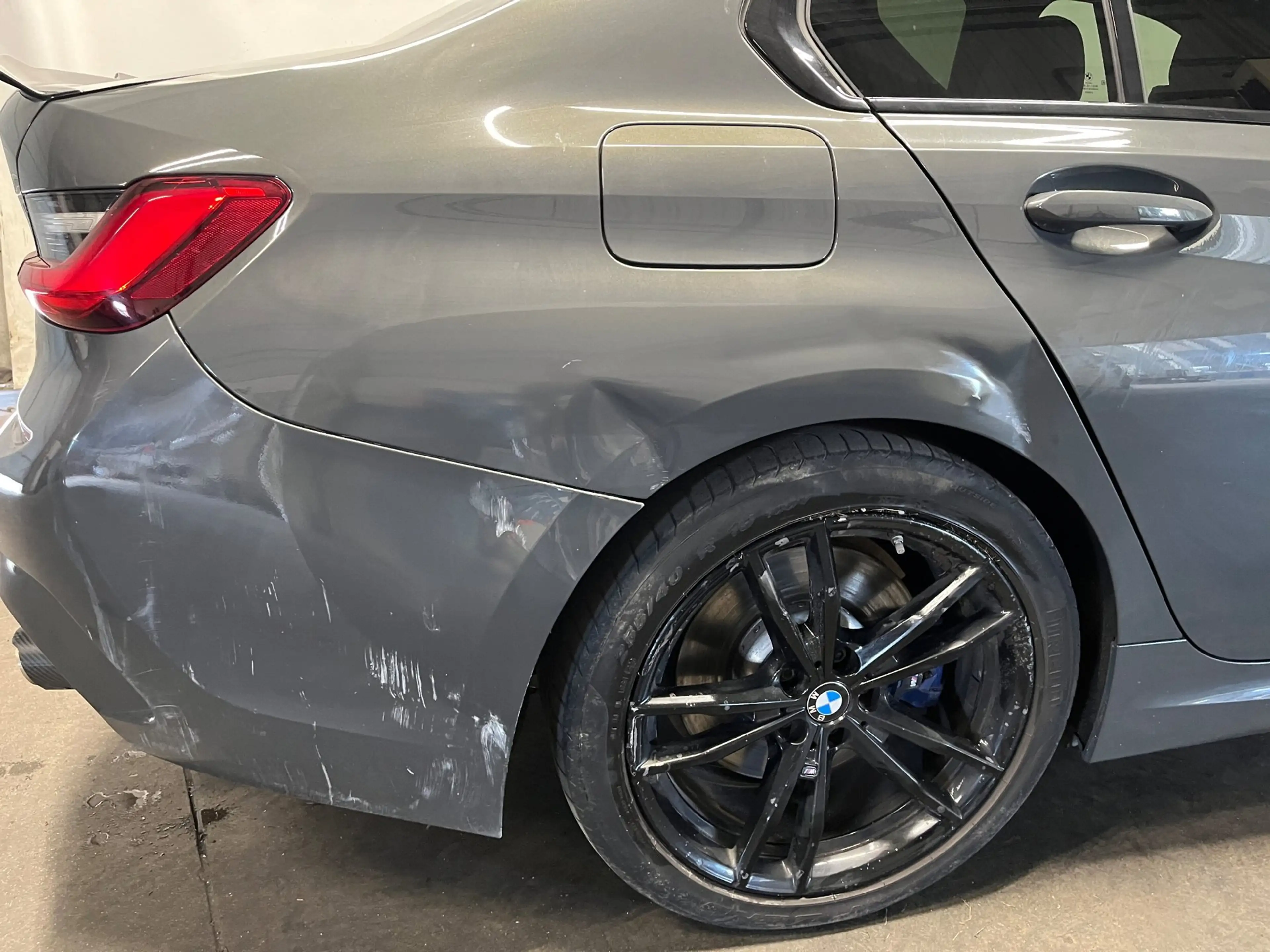 BMW 330 3-serie 330e High Executive - Voorschade, Rechtsac — photo 9