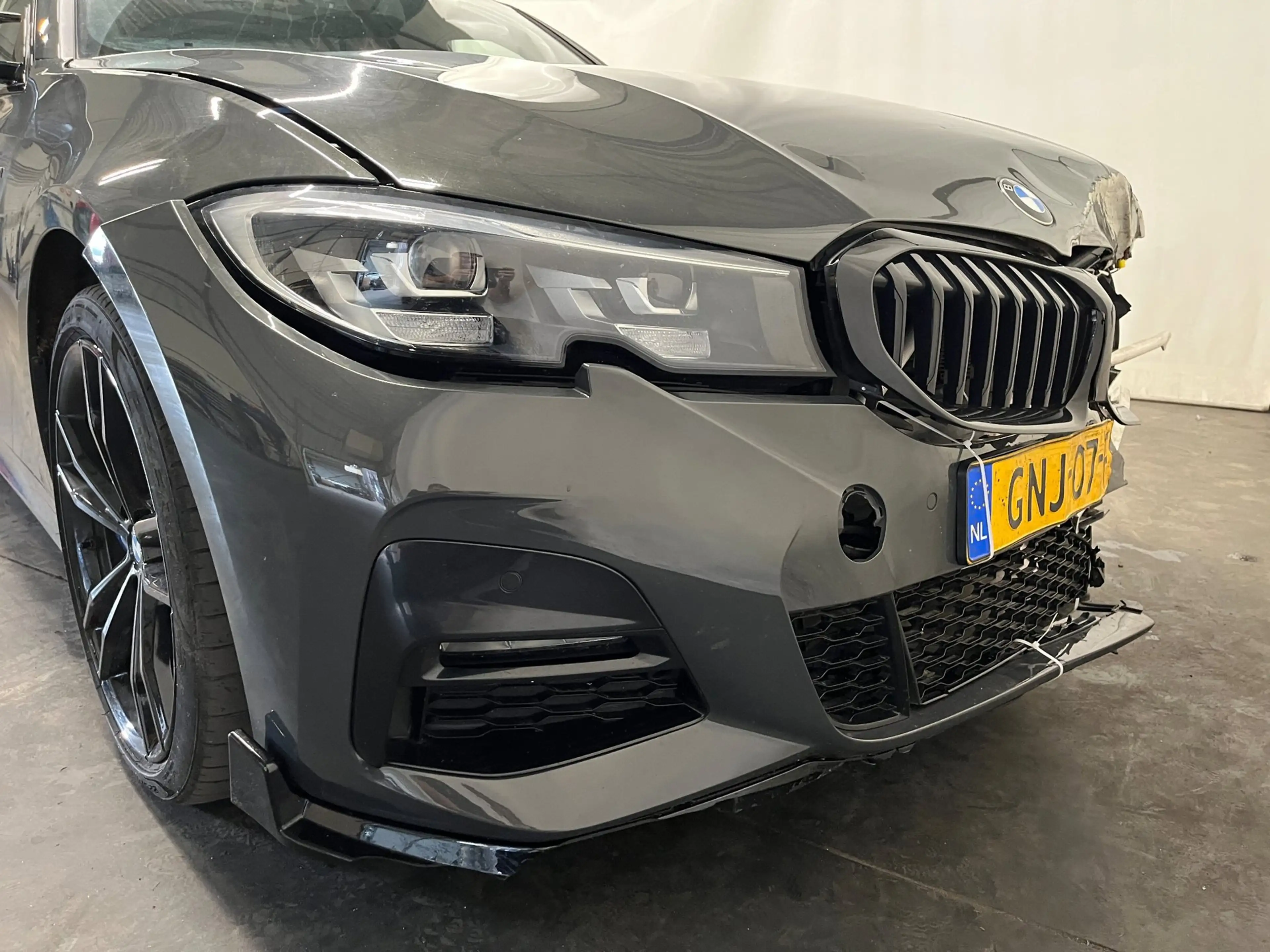 BMW 330 3-serie 330e High Executive - Voorschade, Rechtsac — photo 7