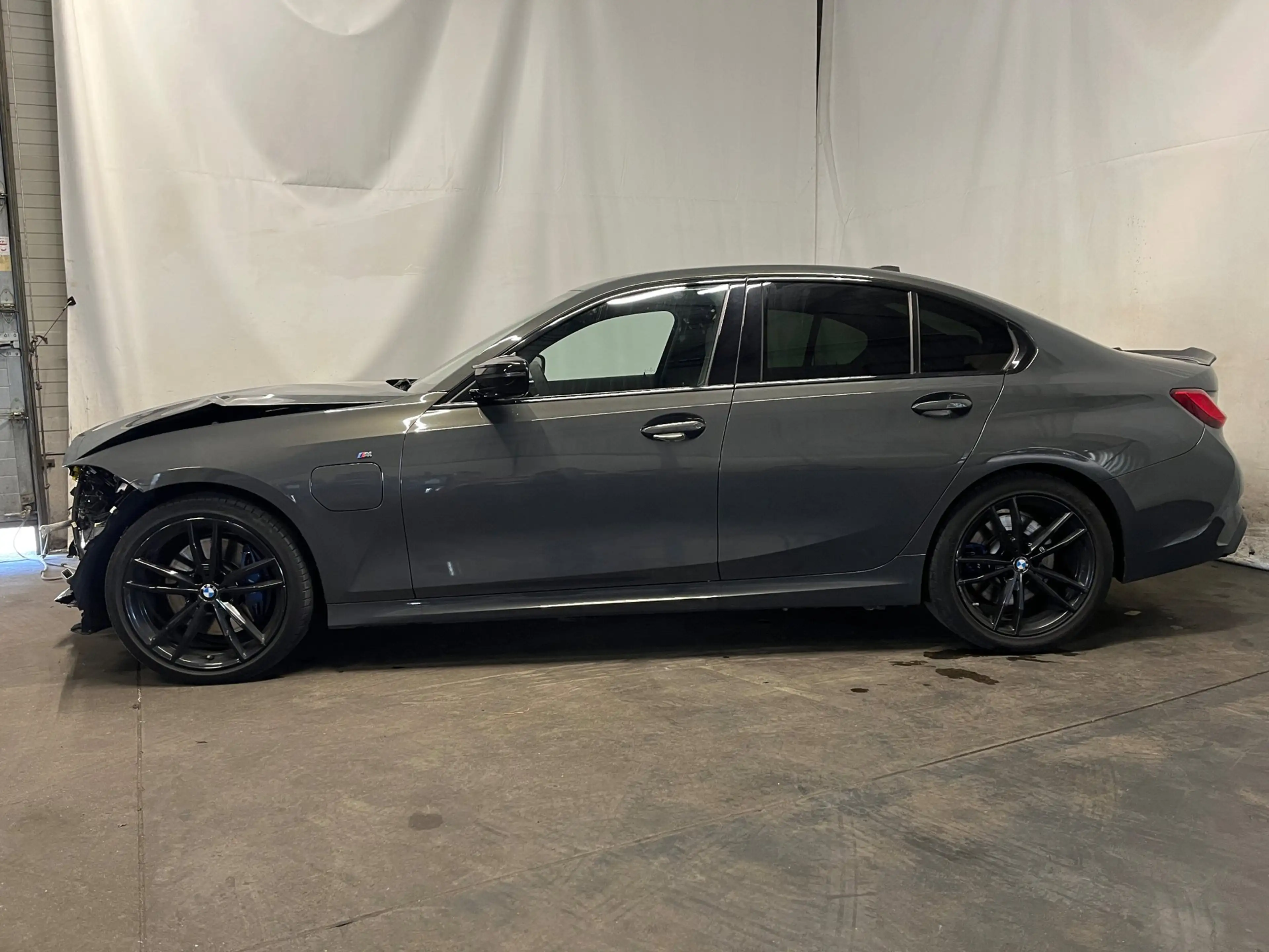 BMW 330 3-serie 330e High Executive - Voorschade, Rechtsac — photo 3
