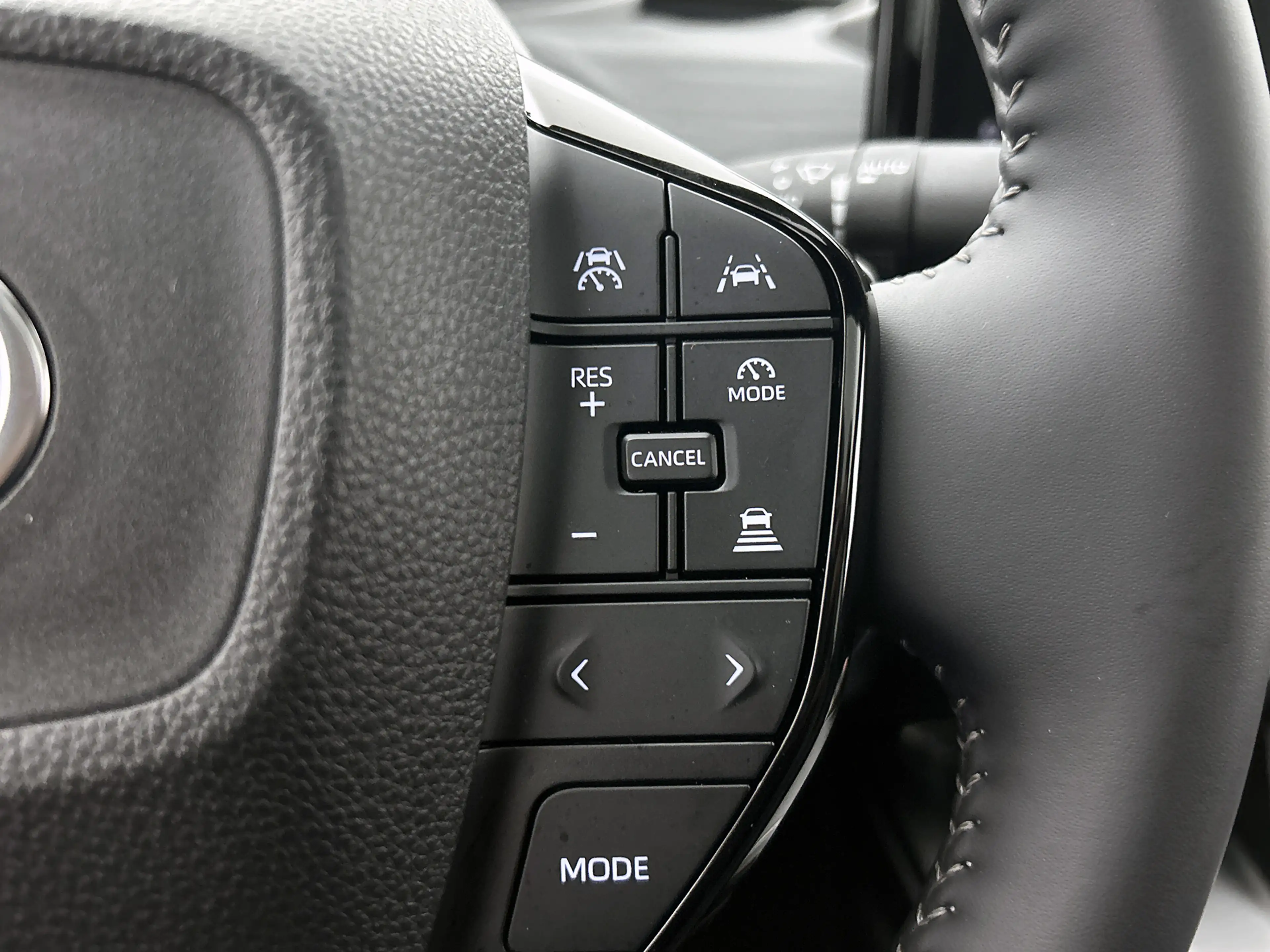 Toyota C-HR+ Executive AWD 77 kWh — photo 15