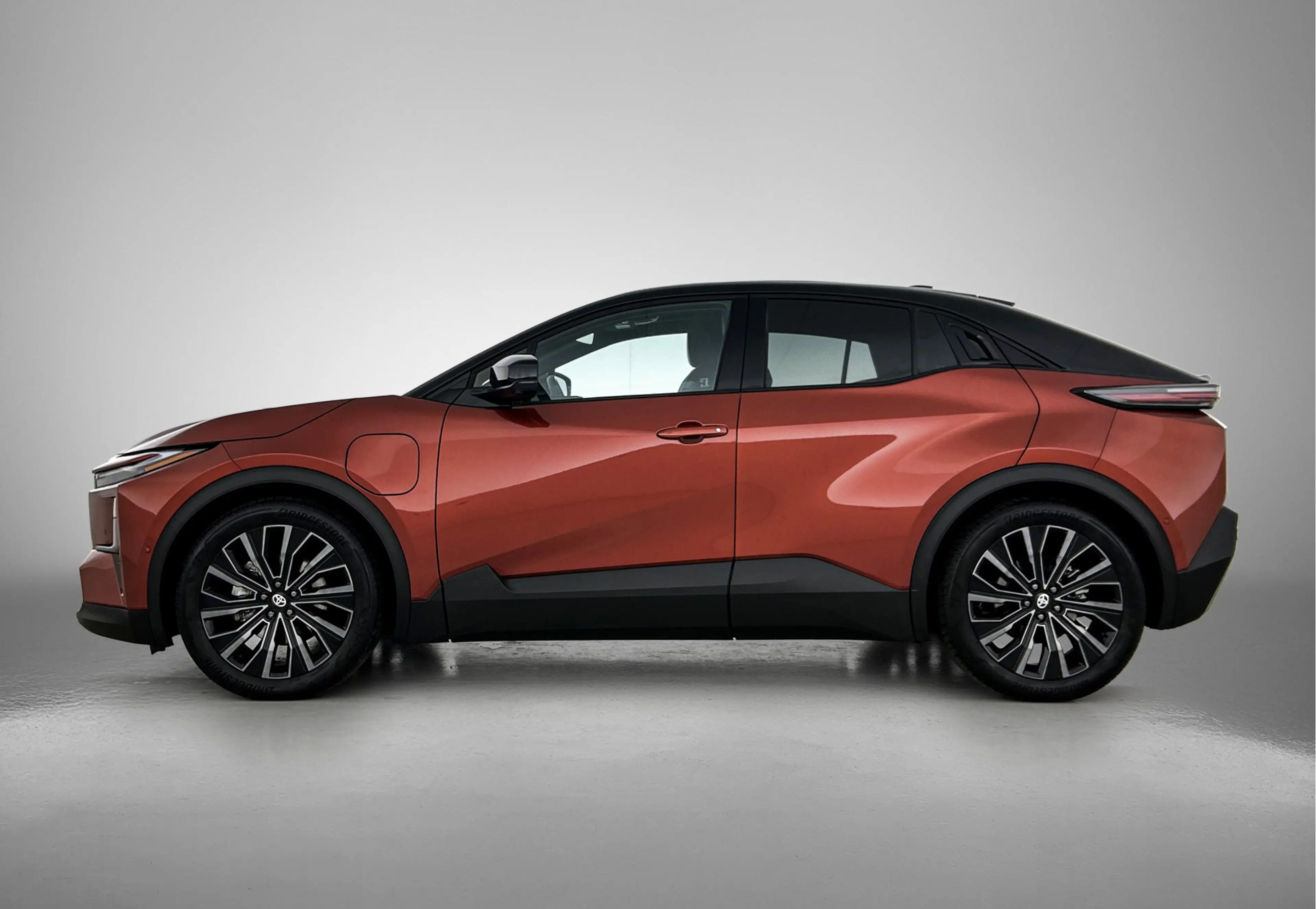 Toyota C-HR+ Executive AWD 77 kWh — photo 3