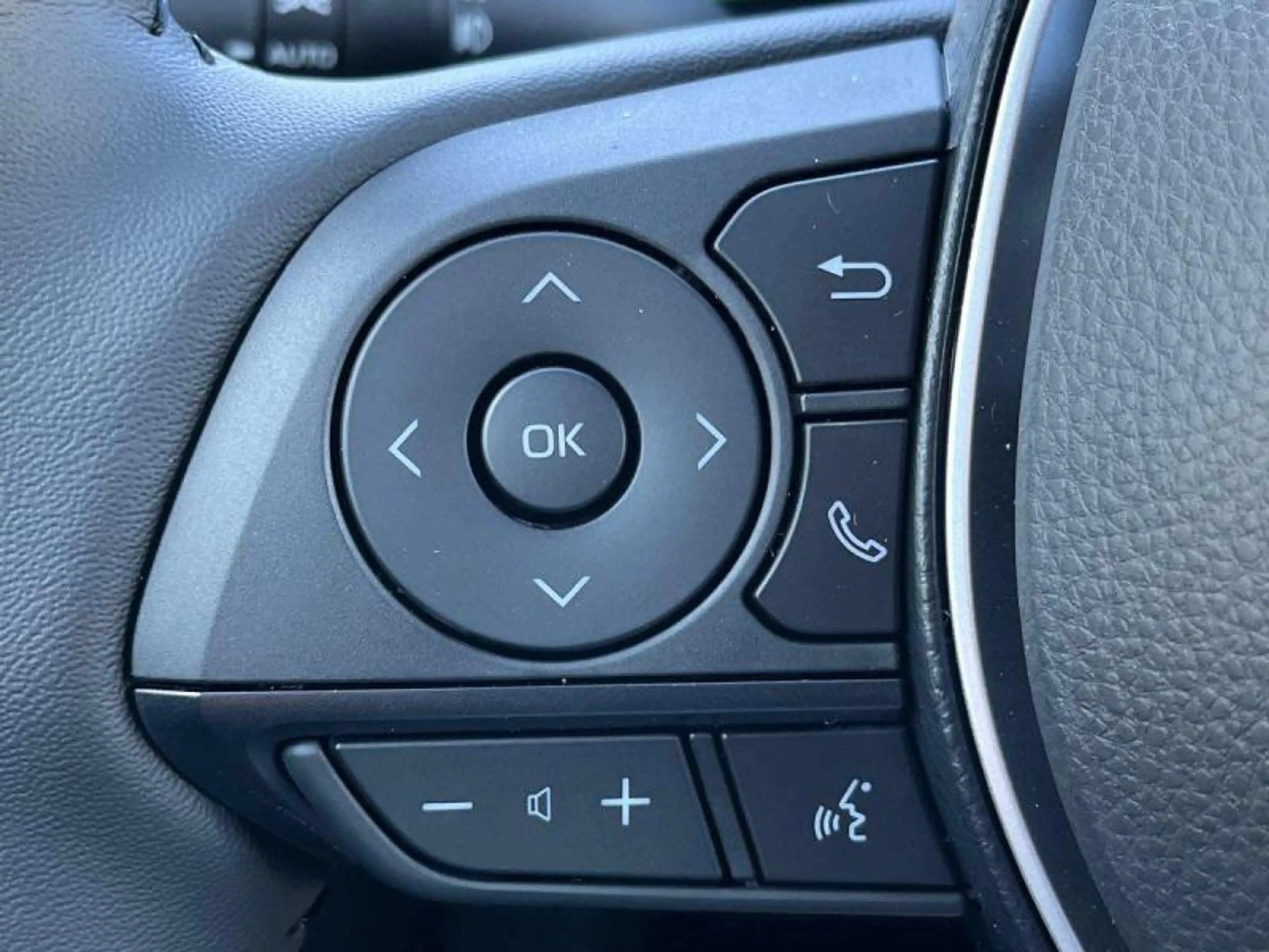 Toyota Corolla Cross Style+cam+gps+sens V+A — photo 14