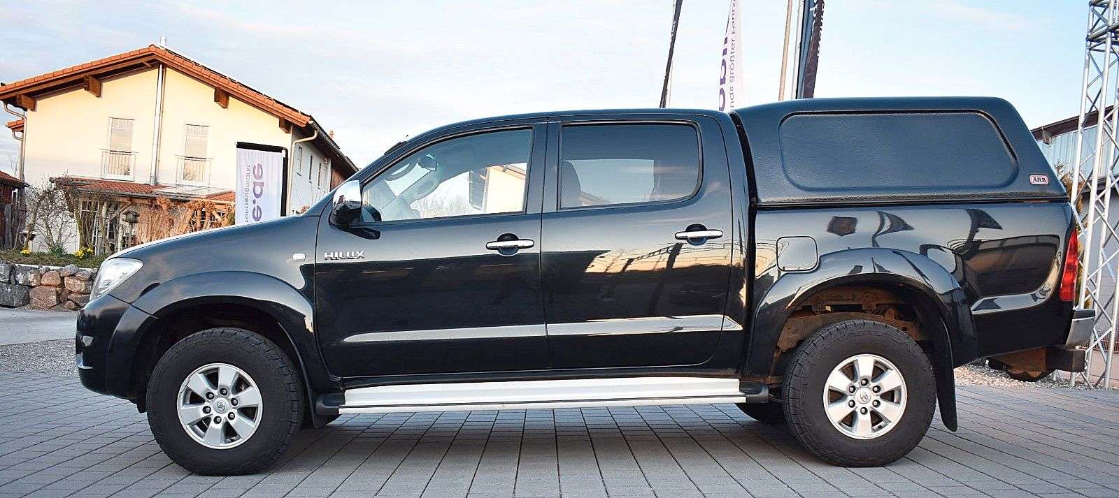 Second hand Toyota Hilux 3.0