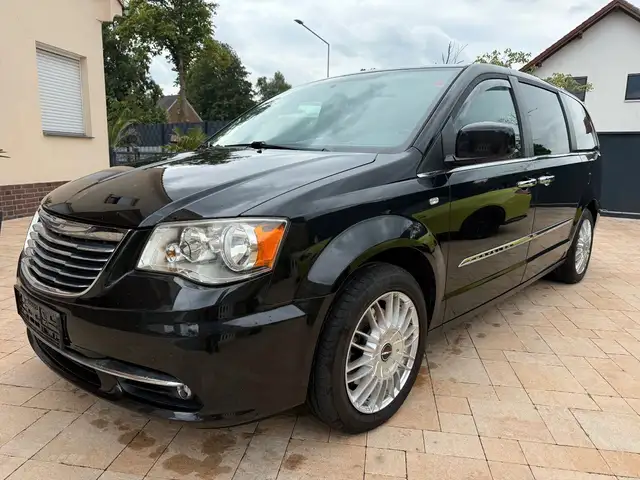 Chrysler Grand Voyager 3.6 V6+LPG Gas+Leder+AHK+7 Sitze