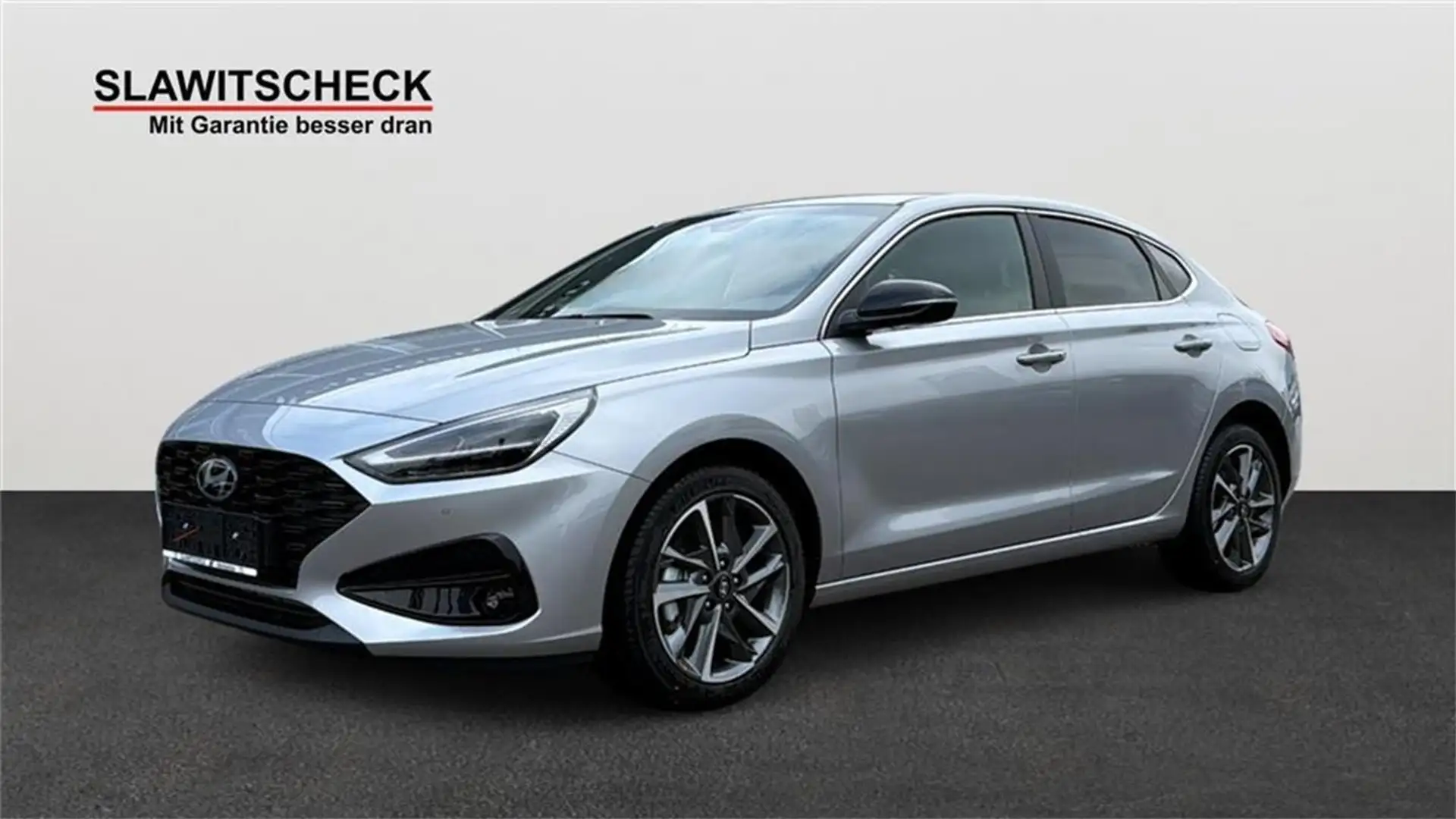 Hyundai i30 Fastback - PD GO Plus 1.5 TGDI DCT 48V c5fu4-P Silber - 1
