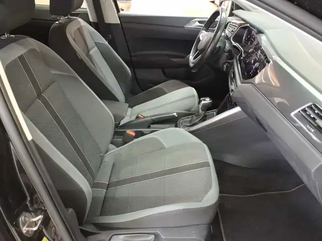 Volkswagen Polo view 8