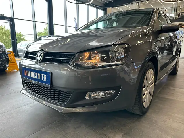 Volkswagen Polo view 3