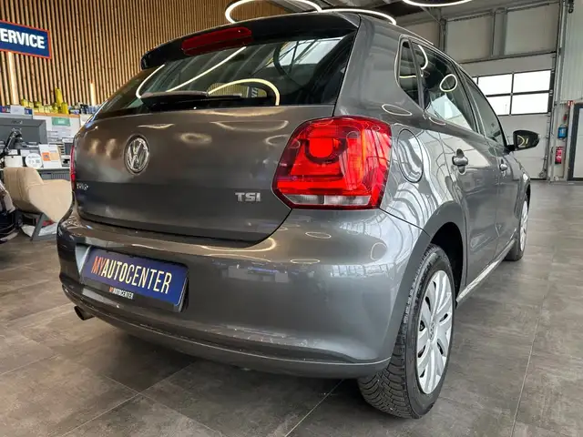 Volkswagen Polo view 4
