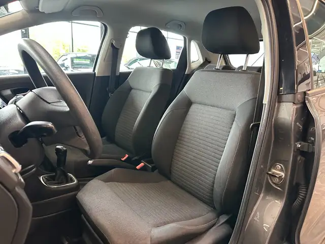 Volkswagen Polo view 9