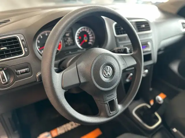 Volkswagen Polo view 13
