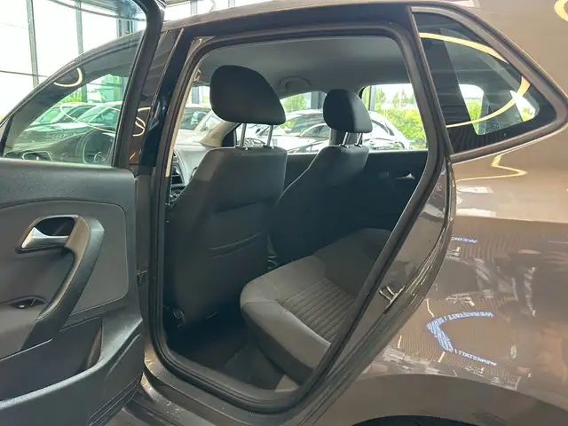 Volkswagen Polo view 30