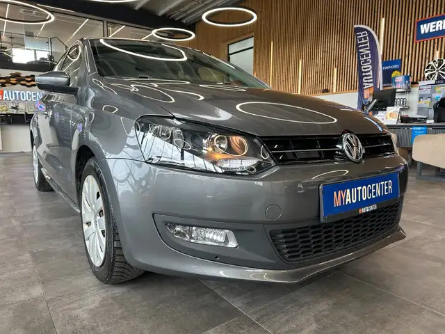 Volkswagen Polo view 2